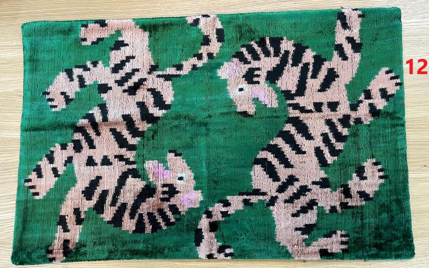 50x40 cm rectangular silk carpet cushions